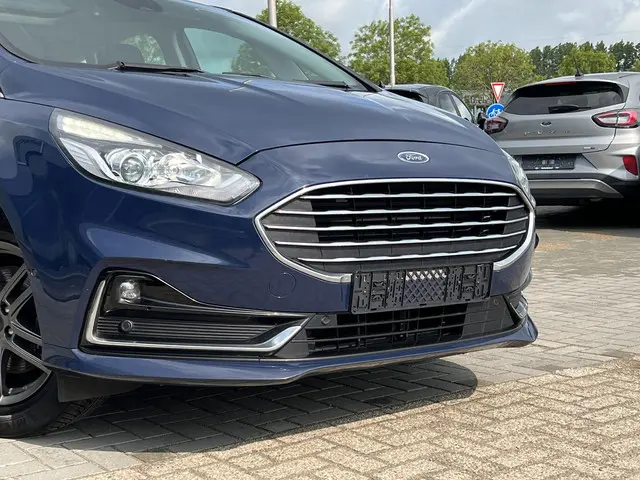 Ford S-Max 2.5 FHEV Titanium 2022 Hybride Benzine 2