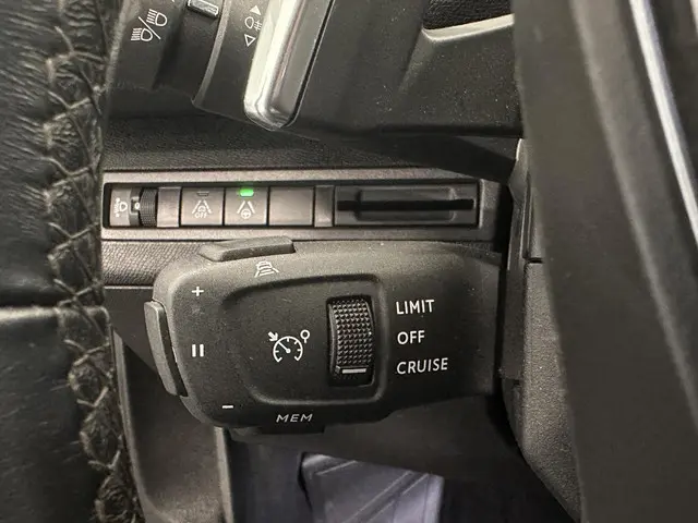 Peugeot 5008 1.2 Aut. PureTech Allure Pack 2022 Benzine 23