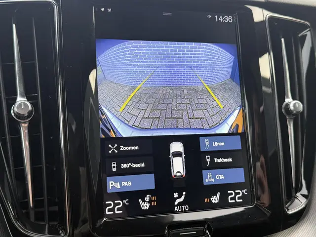 Volvo XC60 2.0 T6 AWD R-Design 2018 Benzine 25