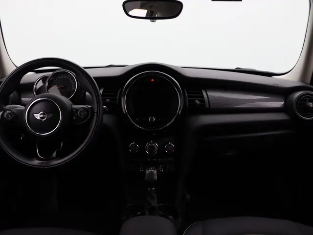 MINI 5-Deurs Cooper 2017 Benzine 6