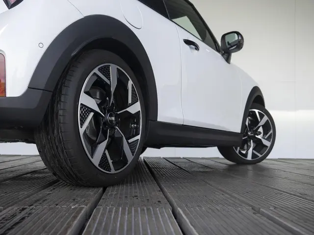 MINI 3-Deurs C 2024 Benzine 39