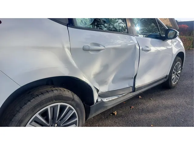 Peugeot 2008 1.2 PureTech Blue Lion 2018 Benzine 15