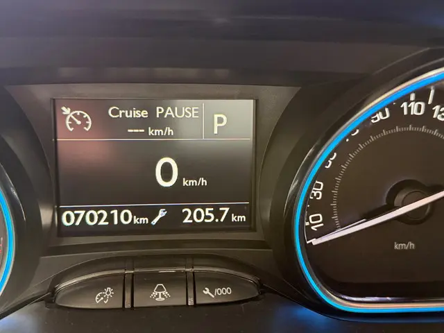 Peugeot 2008 1.2 PureTech Allure Automaat 2018 Benzine 19