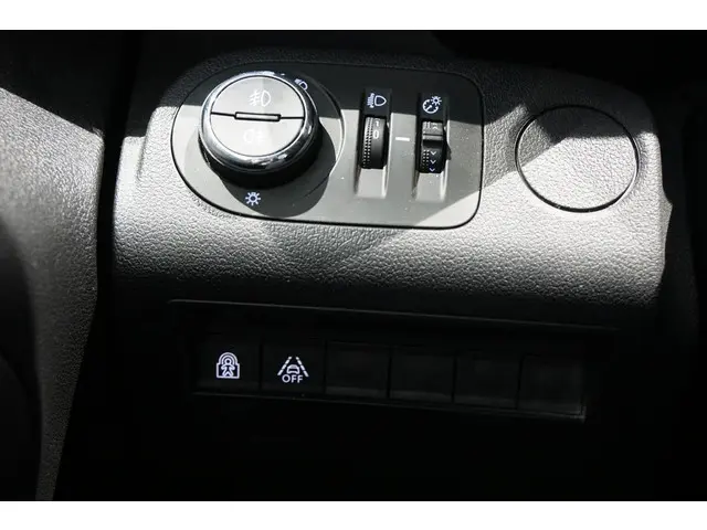 Opel Combo Tour 1.2 Turbo L2H1 Edition 7p. 2020 Benzine 23