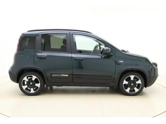 Fiat Panda 1.0 Hybrid Pandina 2025 Benzine 9