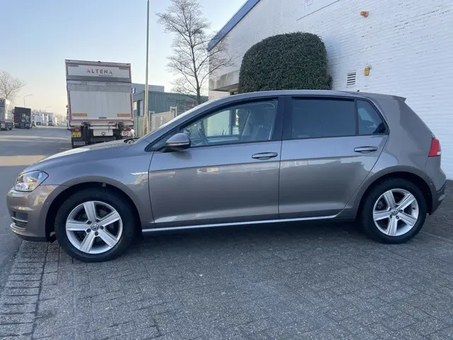 Volkswagen Golf 1.2 TSI CUP 63953 km 2014 Benzine 4