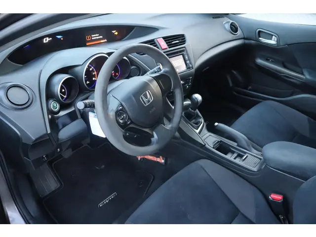 Honda Civic 1.8 GT 2012 Benzine 2