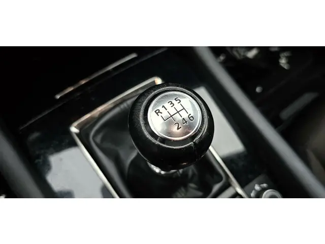 Mazda 3 2.0 e-SkyActiv-G M Hybrid 122 2019 Benzine 27