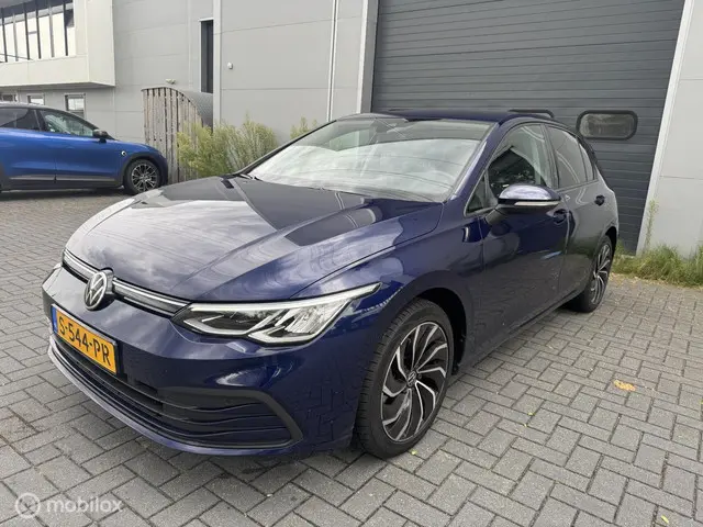 Volkswagen Golf 1.0 eTSI Life! 2021 Benzine 2