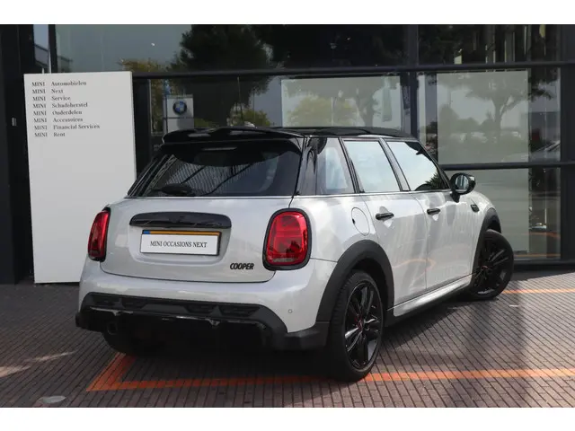 MINI 5-Deurs Cooper 2021 Benzine 4