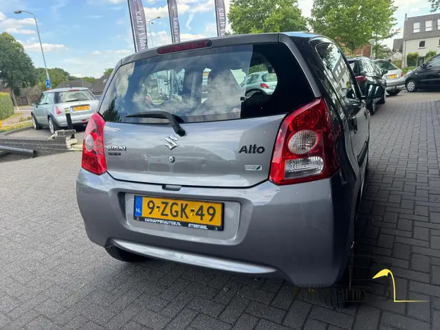 Suzuki Alto 1.0 Celebration EASSS 2015 Benzine 9