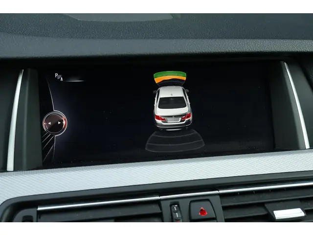 BMW 5 Serie 520i Executive 2014 Benzine 24