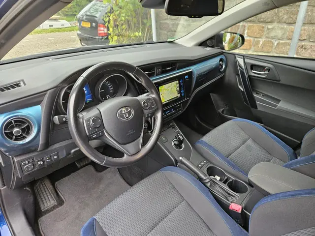 Toyota Auris 1.8 Hybrid Executive 2015 Hybride Benzine 13