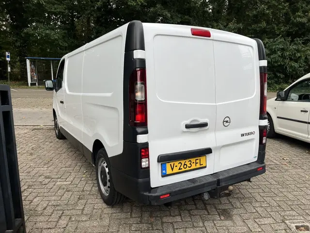 Opel Vivaro 1.6 CDTI L2H1 Ed Eco 2017 Diesel 4