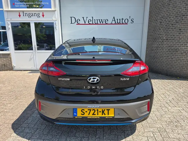 Hyundai IONIQ 1.6 GDi i-Motion 2018 Hybride Benzine 23