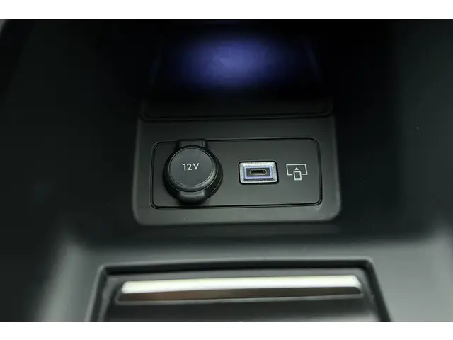 Peugeot 408 1.2 PureTech Allure 130 EAT8 2024 Benzine 23