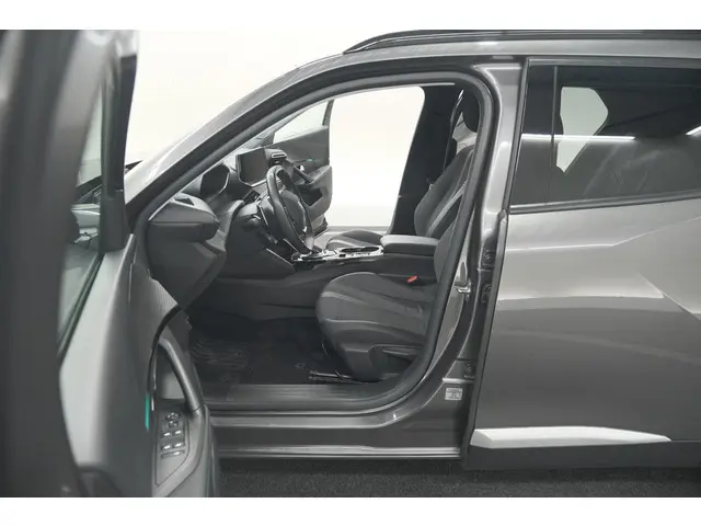 Peugeot 2008 PureTech 130 EAT8 Allure Pack 2021 Benzine 26