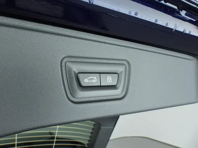 BMW 5 Serie Touring 550e xDrive 2026 Hybride Benzine 38