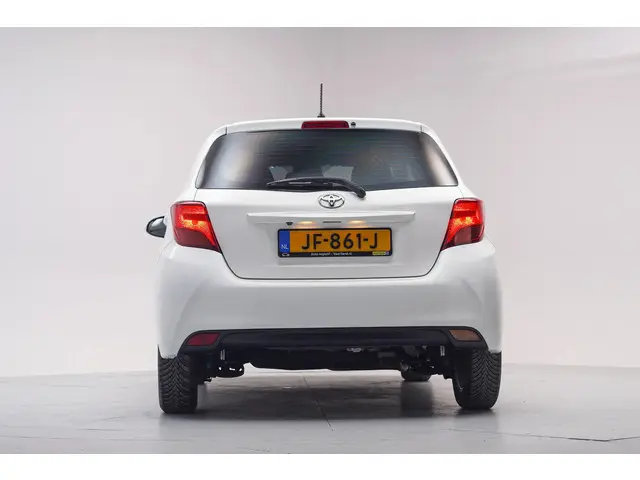 Toyota Yaris 1.3 VVT-i[5-Deurs Leder Navi] 2016 Benzine 29