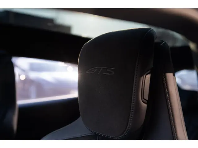 Porsche Taycan Sport Turismo GTS 93 kWh 2023 Elektrisch 56