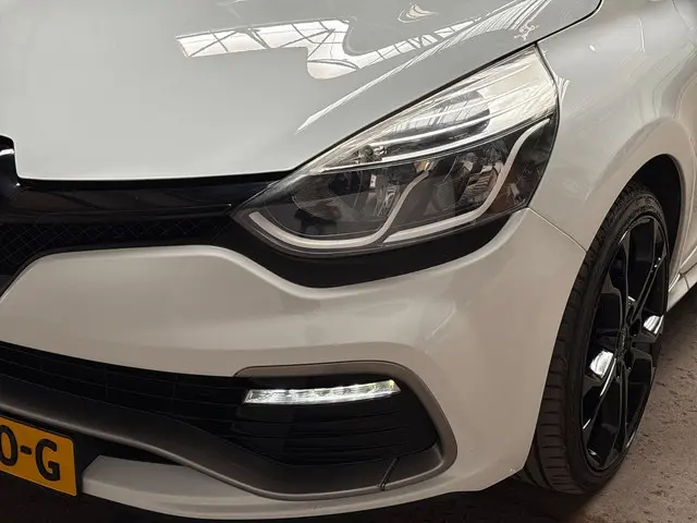 Renault Clio 1.6 R.S. 2014 Benzine 23