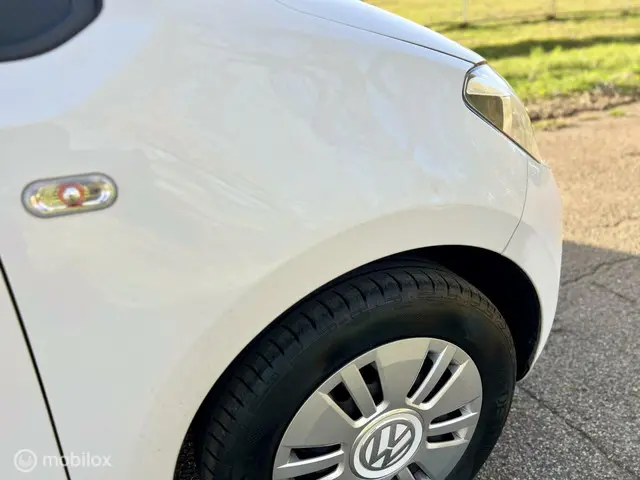 Volkswagen up! 1.0 high up! BlueMotion 2015 Benzine 22