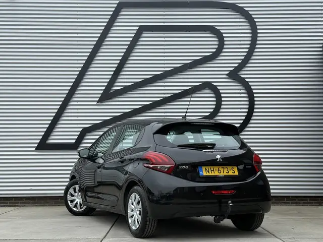 Peugeot 208 1.2 PureTech Blue Lion 2017 Benzine 6