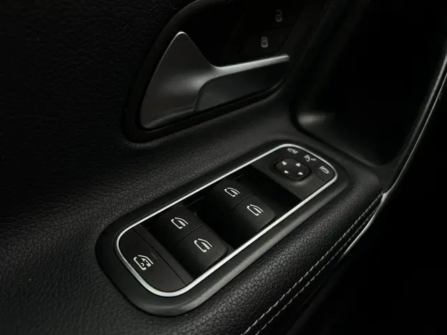 Mercedes-Benz A-Klasse 200 2019 Benzine 21