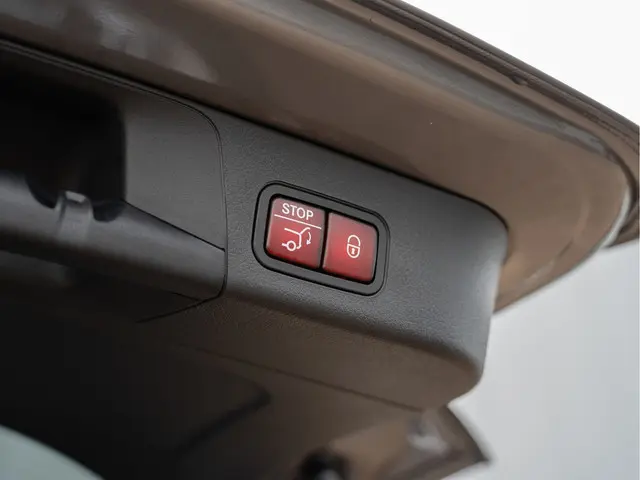 Mercedes-Benz EQB 250 AMG Line 67 kWh 2022 Elektrisch 18