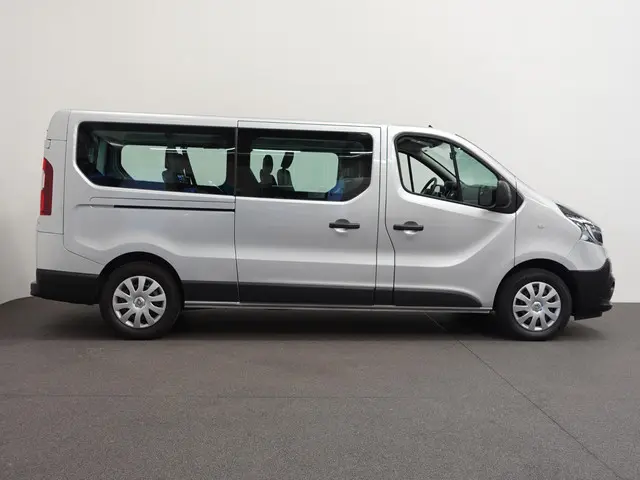 Renault Trafic Passenger 2.0 dCi 120 L2H1 2019 Diesel 33