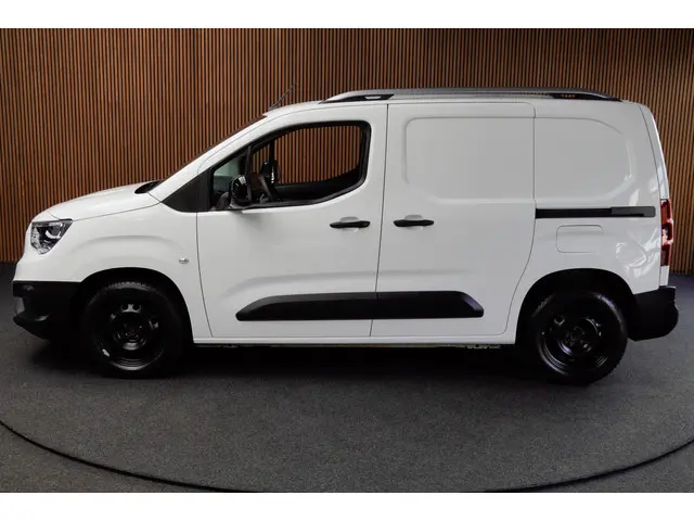 Opel Combo Cargo 1.2 T L1H1 2022 Benzine 2