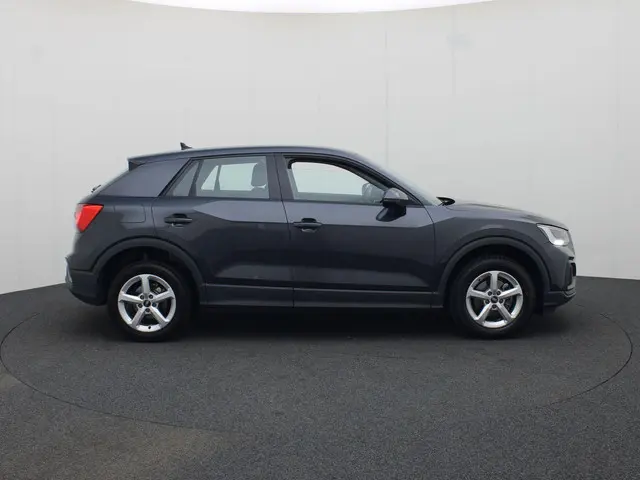 Audi Q2 3