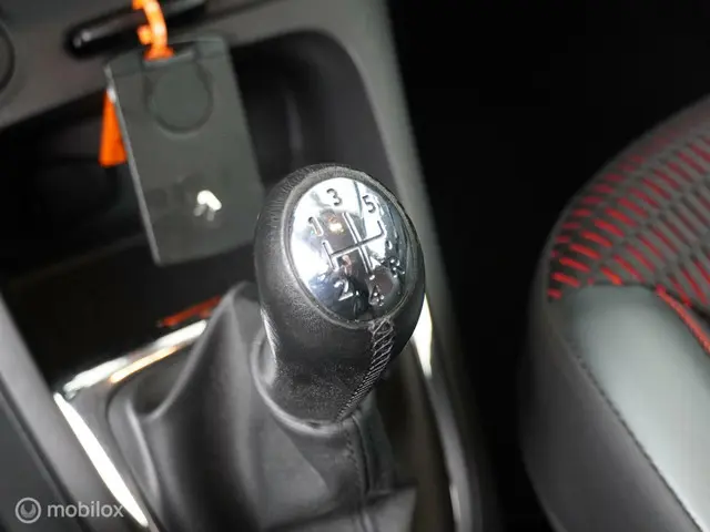 Renault Captur 0.9 TCe Helly Hansen 2015 Benzine 18