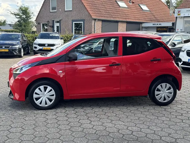 Toyota Aygo 1.0 VVT-i x 2019 Benzine 4