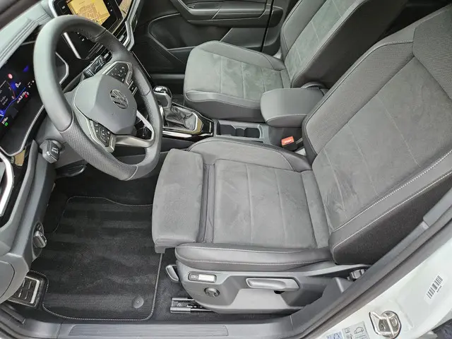 Volkswagen T-Roc 1.5 TSI R-Line Edition 2025 Benzine 23