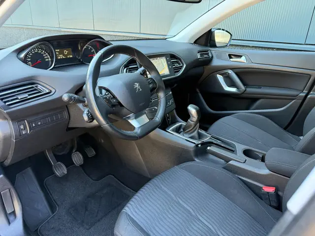 Peugeot 308 SW 1.2 PureTech Blue Lion 2017 Benzine 8