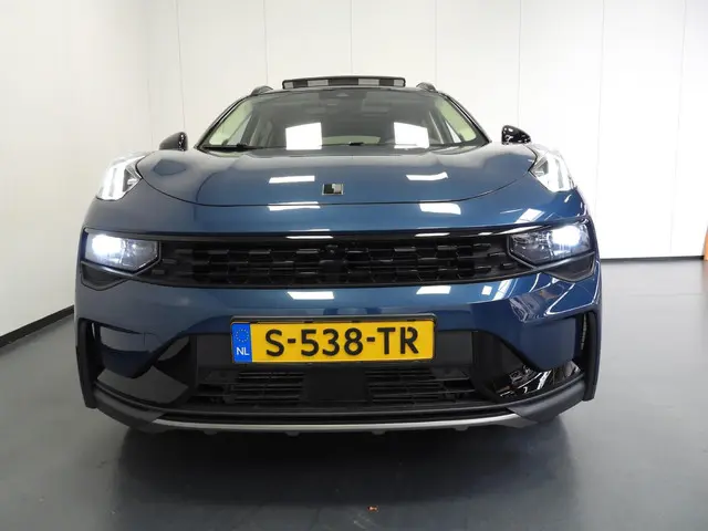 Lynk & Co 01 1.5 PHEV BlackLine 2023 Hybride Benzine 46