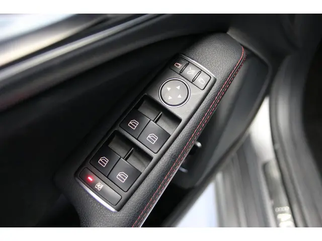 Mercedes-Benz CLA 180 Ambition 2014 Benzine 18