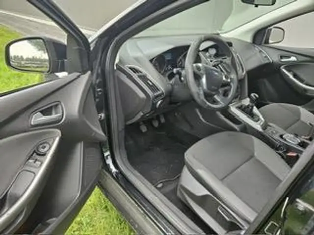Ford Focus Wagon 1.0 EcoBoost Trend 2013 Benzine 11
