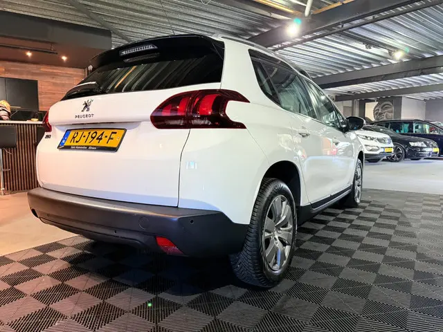 Peugeot 2008 |1.2 PureTech Blue Lion | Pano | 2017 Benzine 10