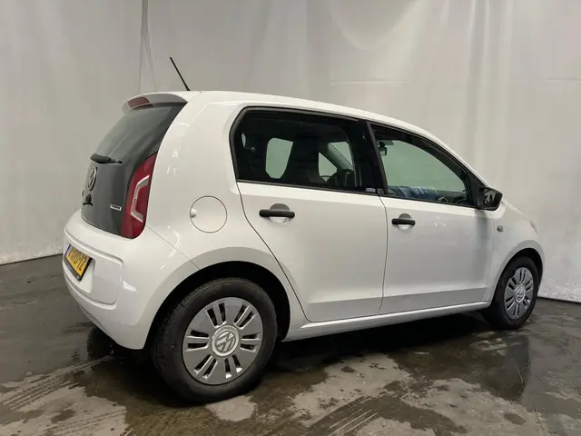 Volkswagen up! 1.0 take up! BlueMotion - Schade 2014 Benzine 5