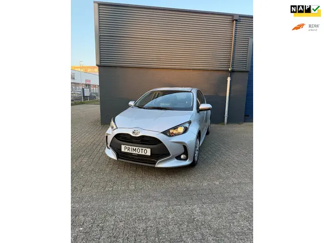 Toyota Yaris 1.5 Hybrid Active 2021 Hybride Benzine