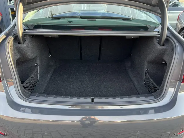 BMW 3 Serie 318i 2.0 High Executive Edition 2022 Benzine 9