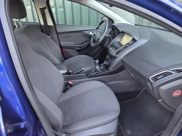 Ford Focus 1.5 Titanium Edition 2015 Benzine 13