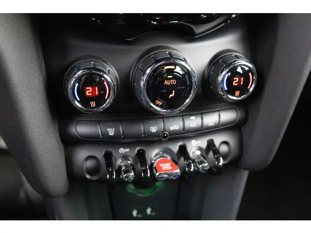 MINI One Mini 1.5 Business Edition 2020 Benzine 18