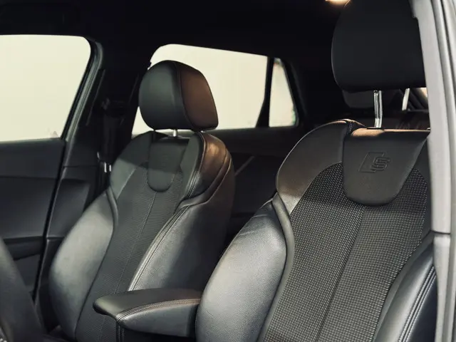 Audi Q2 35 TFSI S Edition S-Line 2020 Benzine 4