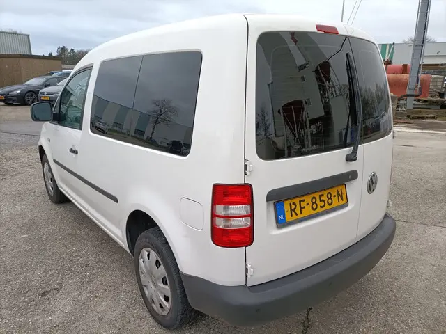 Volkswagen Caddy 2.0 TDI Trendline 2015 Diesel 4