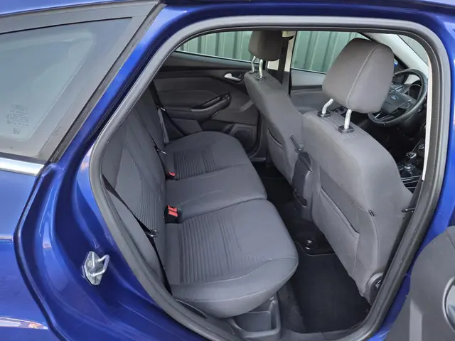 Ford Focus 1.5 Titanium Edition 2015 Benzine 12