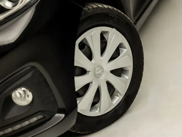 Peugeot 108 1.0 e-VTi Sport 2018 Benzine 24