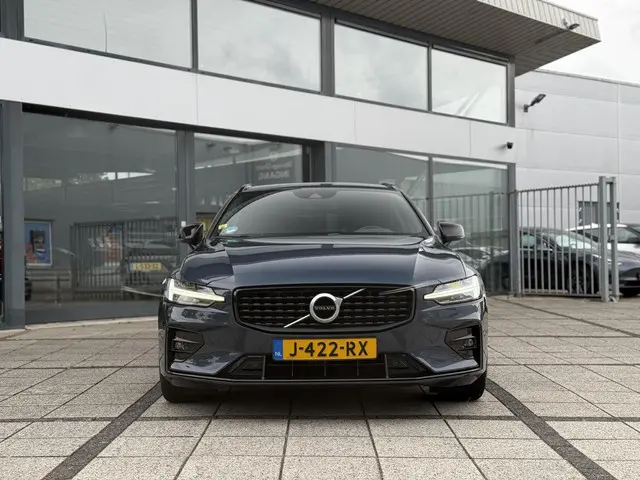 Volvo V60 2.0 B4 Aut. 197pk MHEV R-Design 2020 Benzine 8